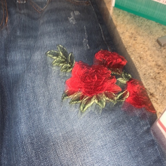 Sneak peek size 5 sexy boyfriend embroidered jeans - Picture 2 of 7
